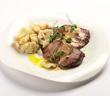 Свинина с соусом сливочный демиглас