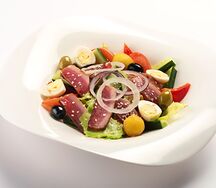 Салат с тунцом