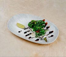 Запеченный баклажан со страчателлой