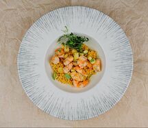 Птитим с креветками и цукини в сливочном биске