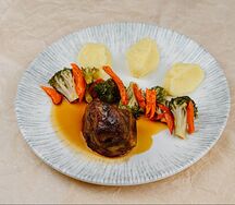 Томлёная свиная шейка