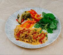 Курица с грибами под соусом