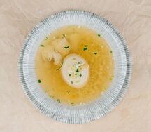 Куриный бульон с птитимом