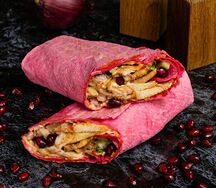 Шаурма в розовом лаваше