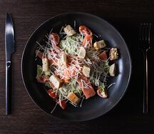 Цезарь с семгой