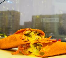 Шаурма в сырном лаваше