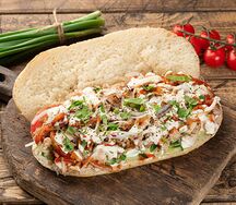 Шаурма в хлебе с курицей