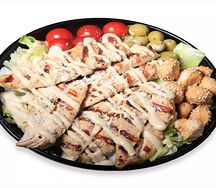 Салат Цезарь с курицей гриль