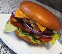 Бургер с говядиной Maxi