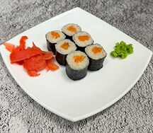 Ролл Классический с копченым лососем