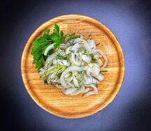 Лук маринованный