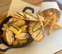 Мидии в соусе том ям