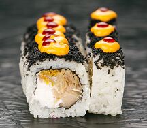 Ролл Бекон и тилапия спайси