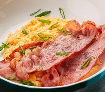 Скрембл с беконом