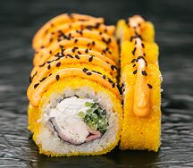 Ролл жареный с копчёной курицей