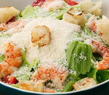 Цезарь с тигровыми креветками