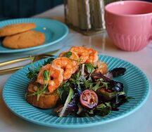 Брускетта с креветкой