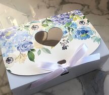 Подарочная коробочка для десерта с лентой