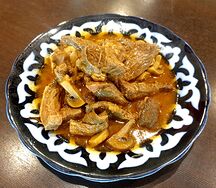 Гуляш из говядины с грибами