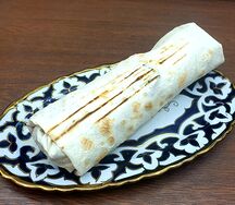 Шаурма с курицей и сосиской