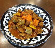 Гуляш с говяжьим печенем