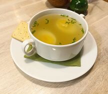 Бульон куриный с яйцом