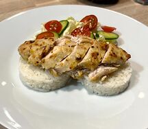 Сочная куриная грудка с лимоном и гарниром