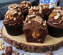 Капкейки Сникерс 6 штук