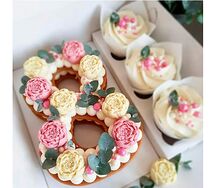 Медовая цифра и капкейки