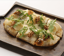 C грушей и горгонзолой Римская Пицца