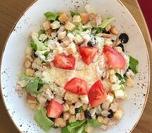 Цезарь с копчёной курицей