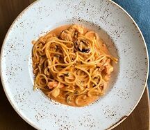 _Спагетти с морепродуктами в сливочно-томатном соусе