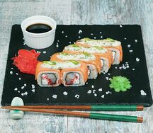 Запеченный ролл Сливочный лосось