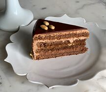 Торт Сникерс