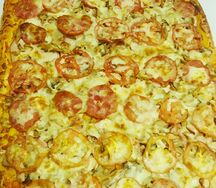 Пицца с курицей и грибами