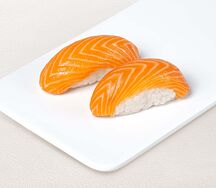 Лосось суши 2шт