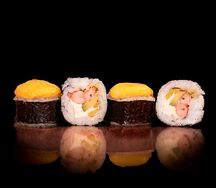 Запеченный ролл с креветками