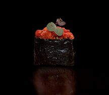 Острые суши с лососем