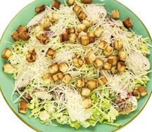 Салат Цезарь с креветками