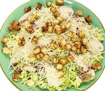 Салат Цезарь с курицей