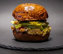 Бургер с реберным мясом