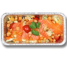 Салат Цезарь с лососем