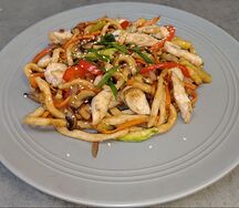 Удон со свининой по-корейски