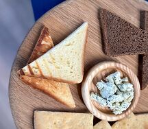 Хлебная корзина с маслом