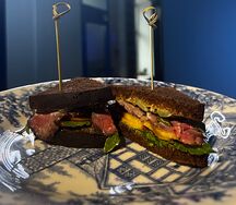 Сэндвич с телятиной и грибами