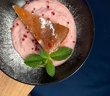 Кокосовый чизкейк с малиновой эспумой