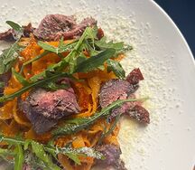 Паста Арабьята с ростбифом и вялеными томатами