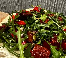 Лепешка с печёными перцем и вялеными томатами