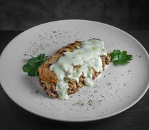 Куриная грудка со сливочной гречкой