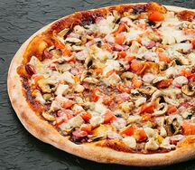 Космо-пицца С курочкой и охотничьими колбасками